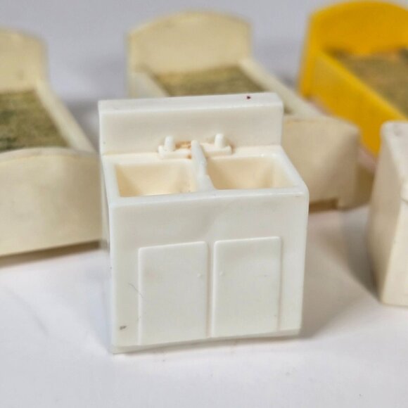 Fisher Price Little People Hospital Furniture Lot Beds Doctor Chair Sink Vintage - Picture 3 of 10